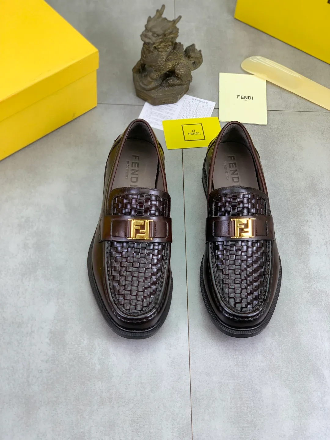 ​Men's shoes 💰P480💰[New model] Water dyed cowhide 🆘 The latest FENDI (Fendi) new casual leather shoes 🕶️🕶️Simple routing effect, showing an elegant and cool driving shoe 🎬Made of Italian 🇮🇹 imported calfskin + first-layer water-dyed cowhide lining🐂Excellent material🎬Detailed workmanship 🤗Comfortable foot feel➰➰. ​Pair it with any outfit to show your taste and temperament, low-key luxury ♻️Design ​simple and elegant ​noble and fashionable 🍃​Very loved and favored by trendy men 💓❤️Size: 38-44 2⃣️colors available